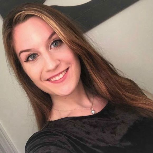 Meet your Posher, Julie - Picture 1 of 1